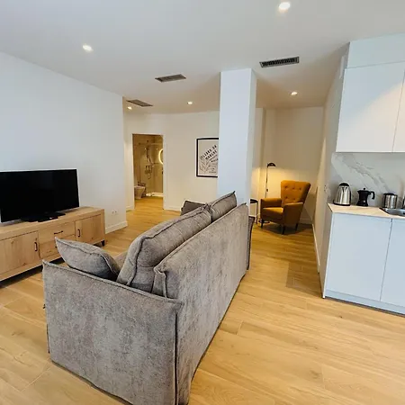 Dorre Luzea Apartamentuak * 자라우츠