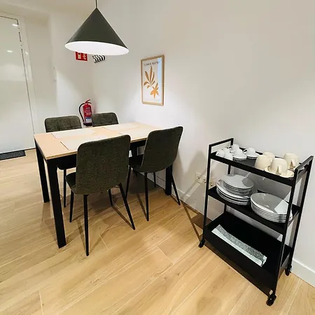 Dorre Luzea Apartamentuak 자라우츠